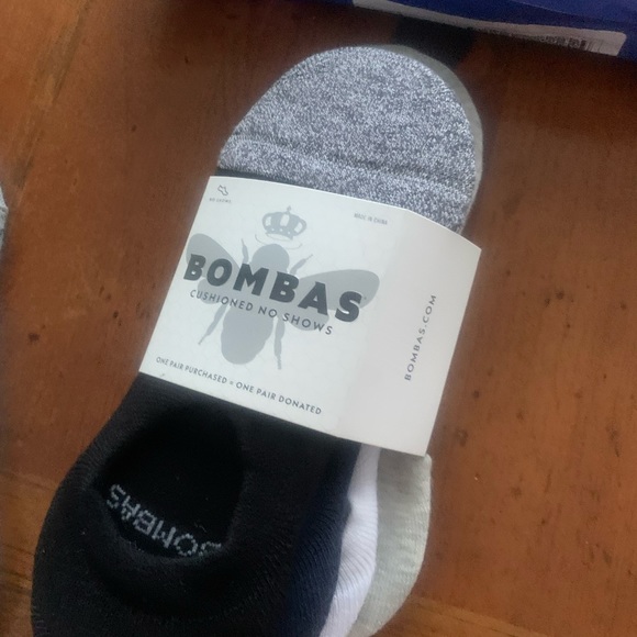 Woman’s Bombas no show socks size large - Picture 3 of 4